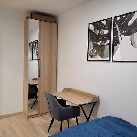 Apartament Radiostacja III Z Ogrodkiem, Parking Free Гливице Экстерьер фото