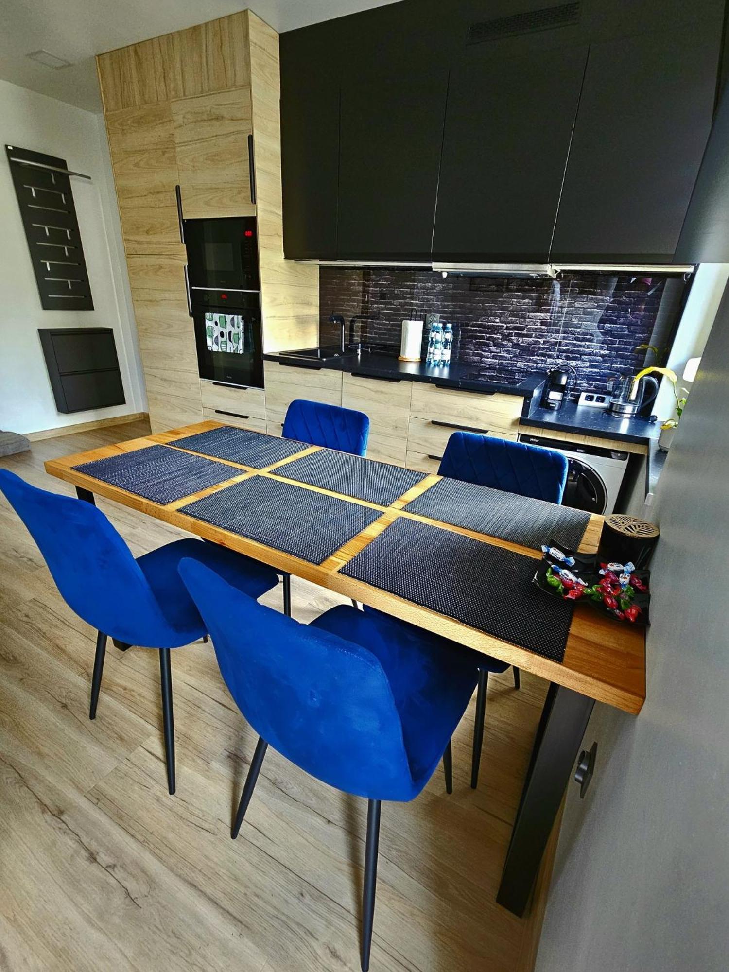 Apartament Radiostacja III Z Ogrodkiem, Parking Free Гливице Экстерьер фото