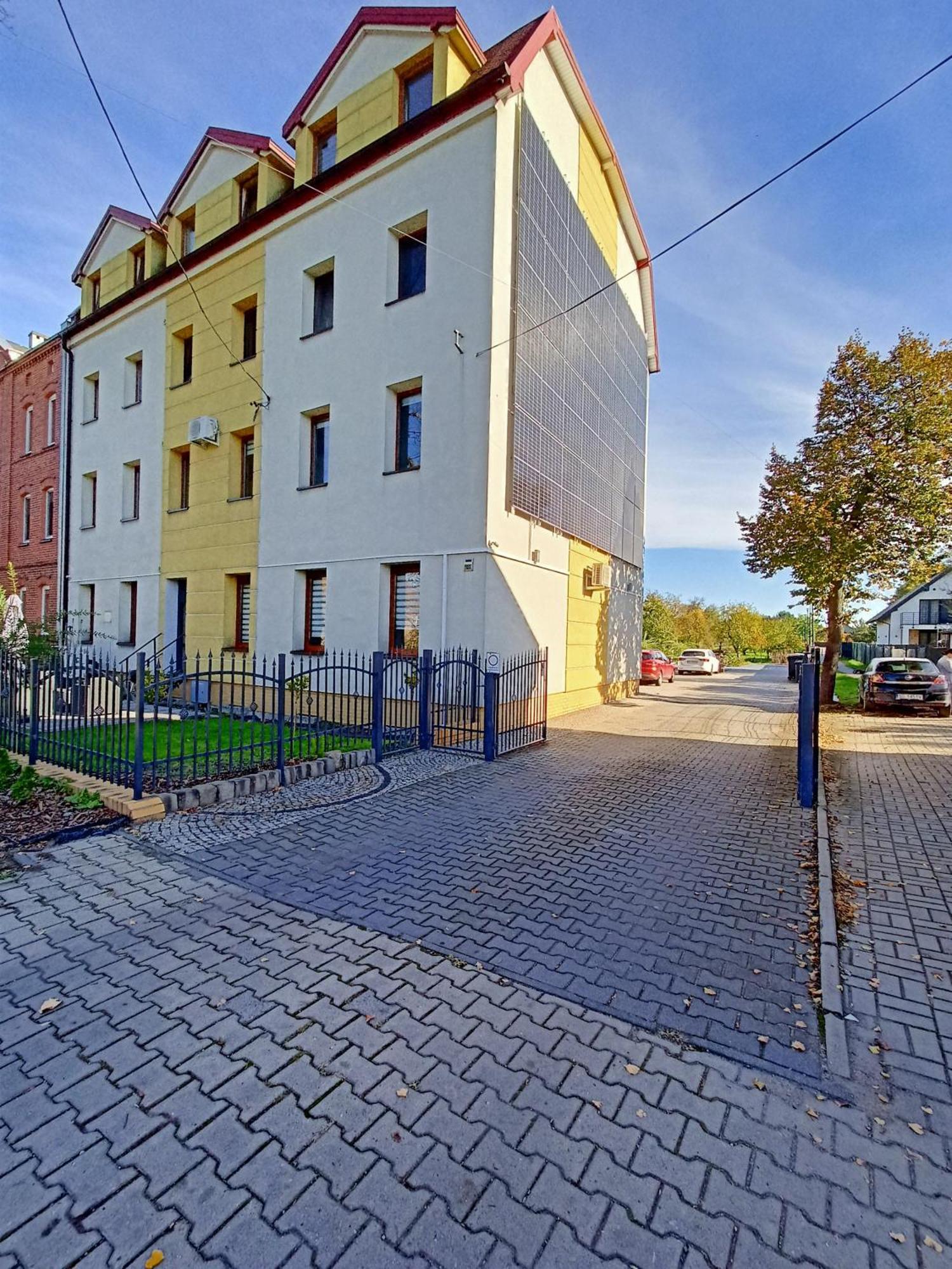 Apartament Radiostacja III Z Ogrodkiem, Parking Free Гливице Экстерьер фото